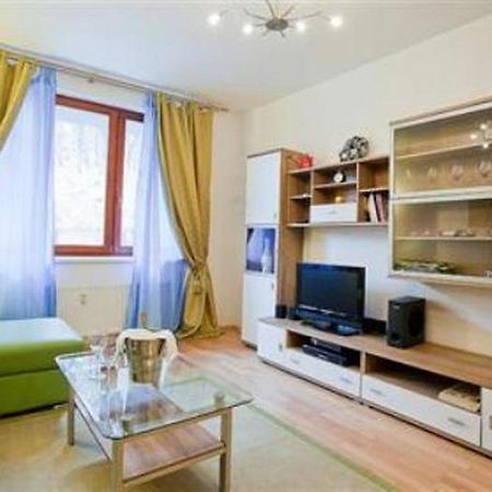 Apartment Smichov Прага Номер фото