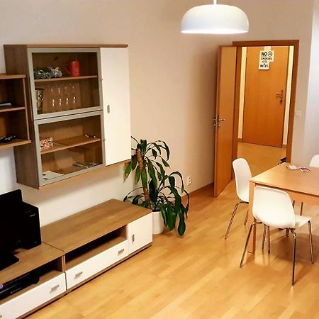 Apartment Smichov Прага Экстерьер фото