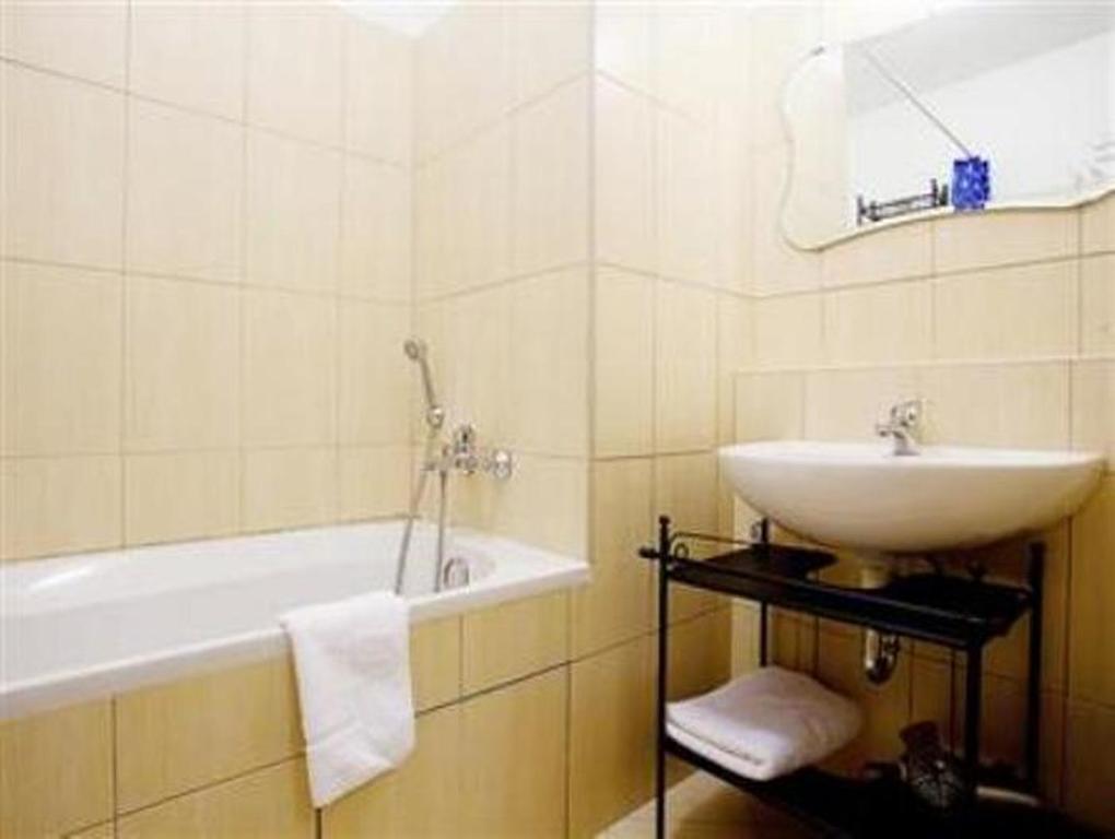 Apartment Smichov Прага Номер фото