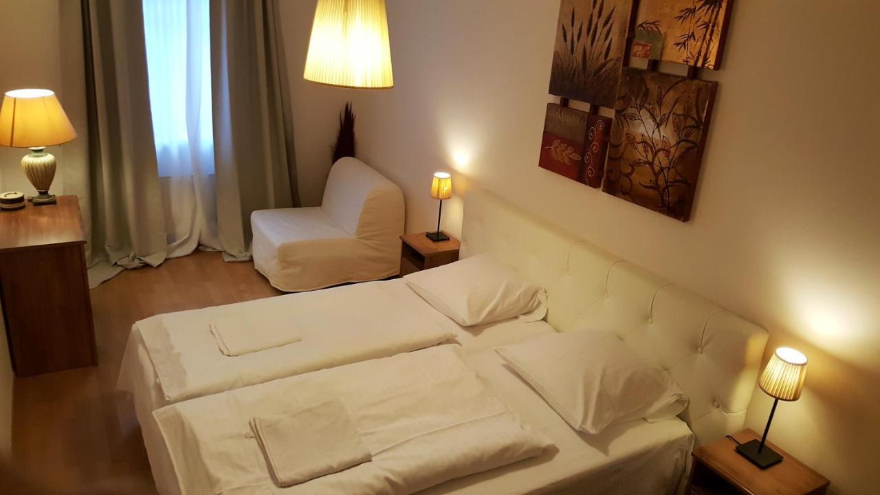 Apartment Smichov Прага Экстерьер фото